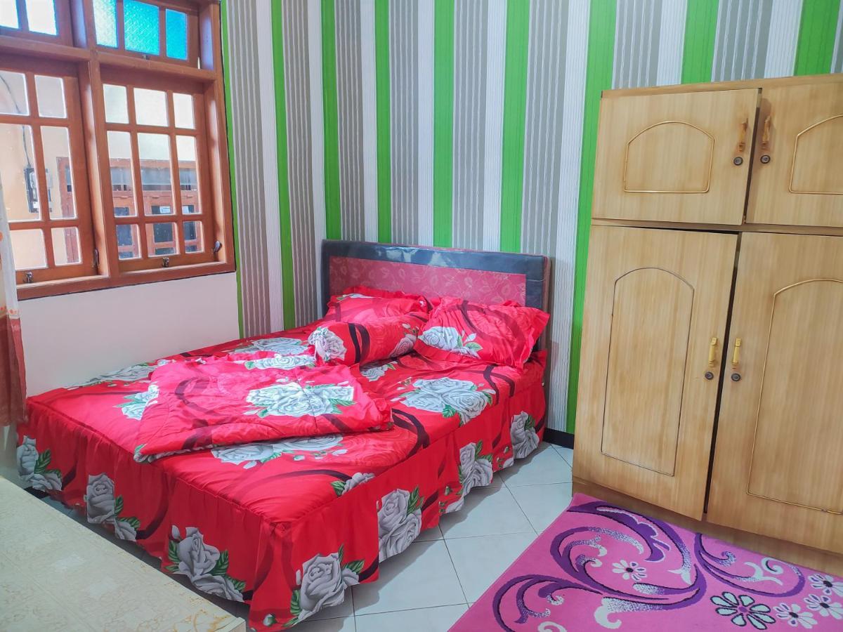 Dinotiyo Homestay Batu  Ngoại thất bức ảnh